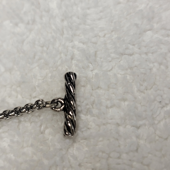 Elegant Silver-tone Heart Charm Toggle Bracelet - Picture 3 of 6